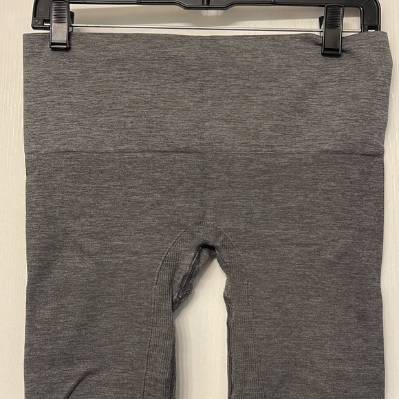 Blanqi Compressed Postpartum Gray Leggings Sports Support Size Small GUC #0381-D - Picture 2 of 4